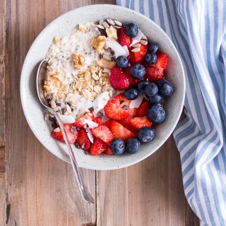 Overnight Oats - my favorite basic recipe - plant-based, vegan, gluten free, refined sugar free - heavenlynnhealthy.com