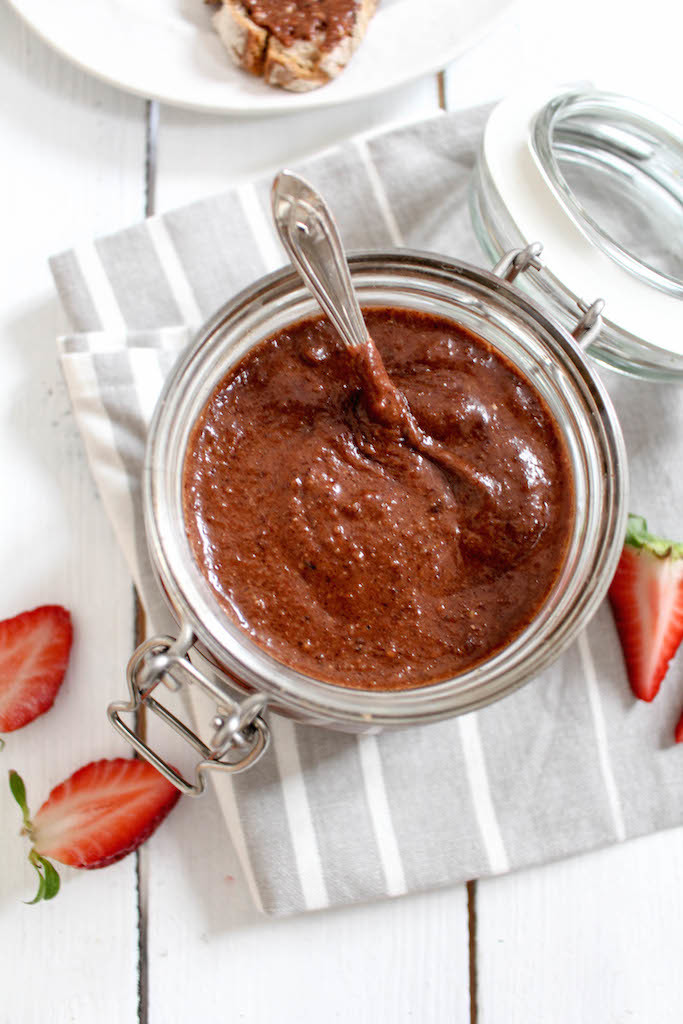 Healthy Nutella - plant based, gluten free, refined sugar free, vegan - heavenlynnhealthy.com