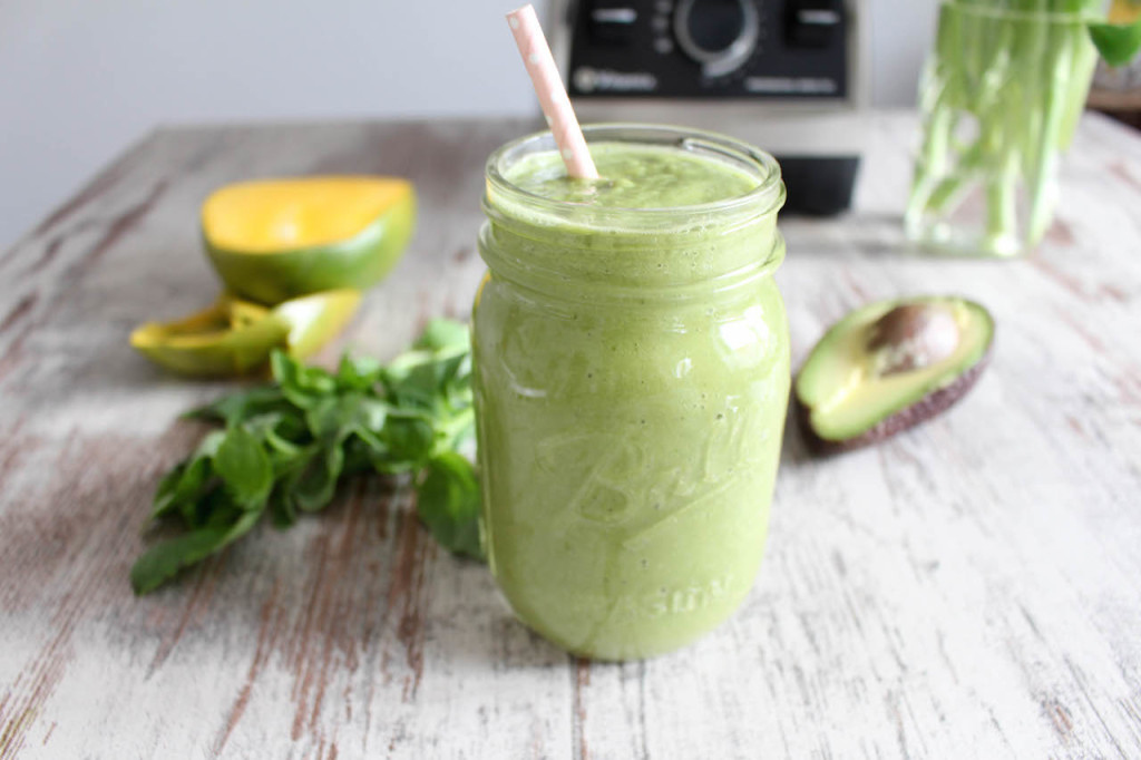 Green Mango Basil Smoothie - vegetarian, vegan, refined sugar free, healthy - heavenlynnhealthy.com