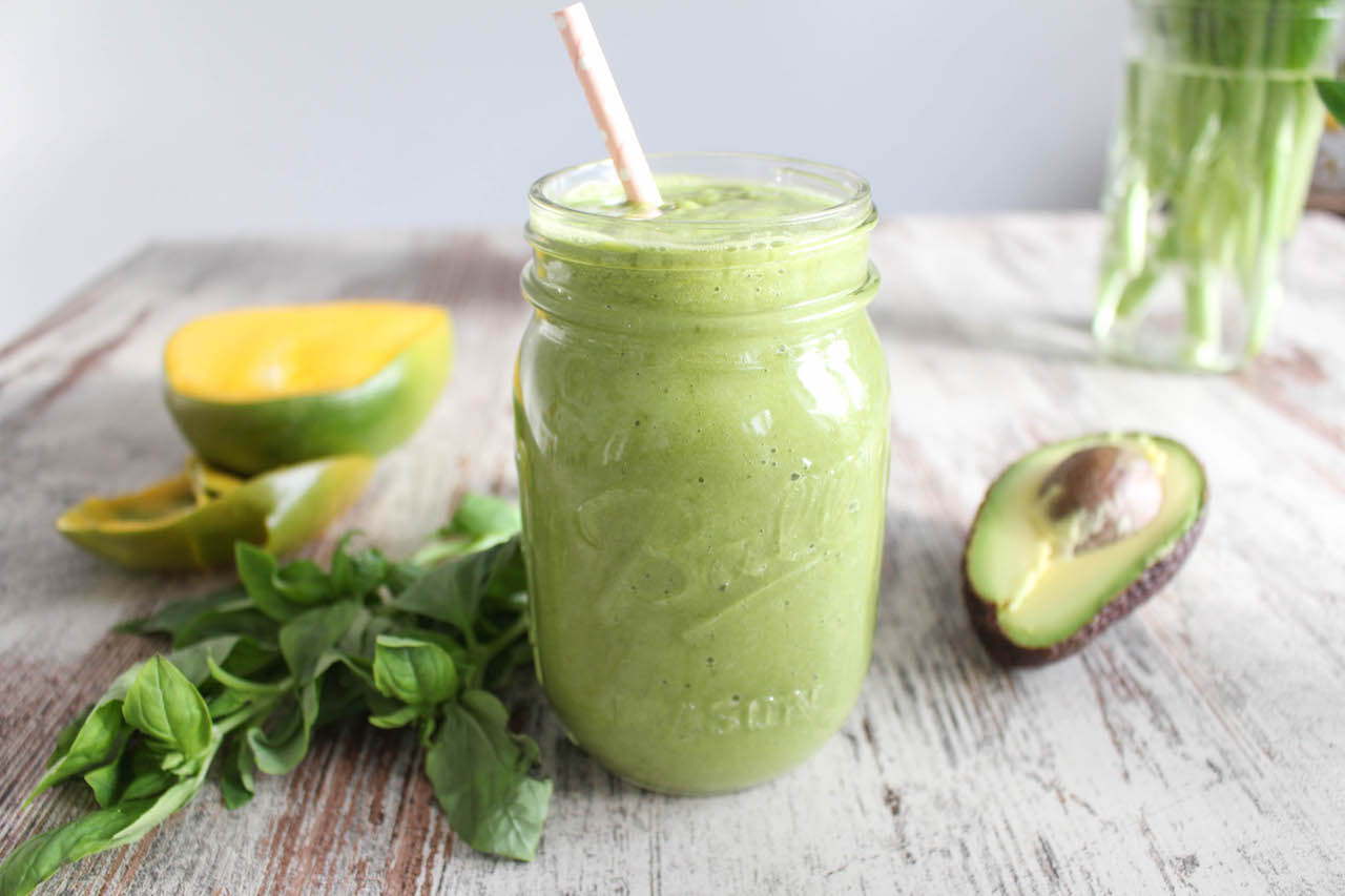 Green Mango Basil Smoothie - vegetarian, vegan, refined sugar free, healthy - heavenlynnhealthy.com