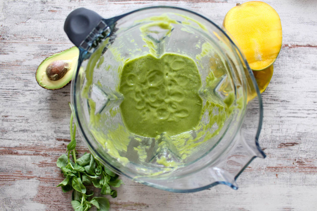 Green Mango Basil Smoothie - vegetarian, vegan, refined sugar free, healthy - heavenlynnhealthy.com