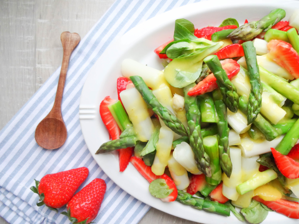 Asparagus Salad with Strawberries and Mango-Vinaigrette