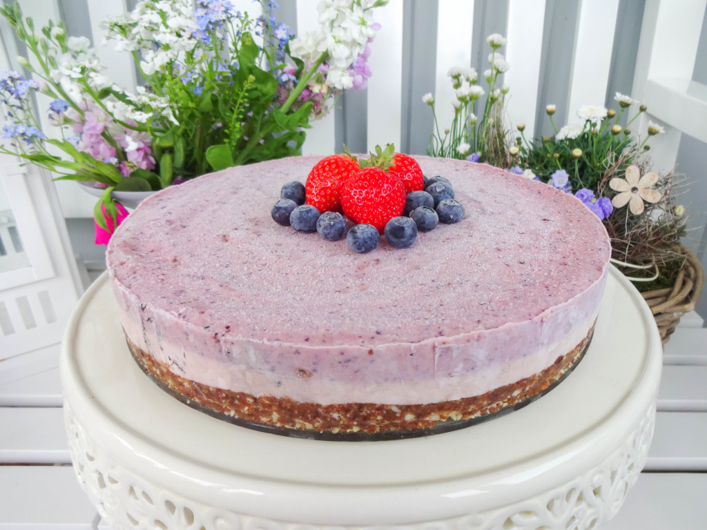 Raw Berry Cheesecake