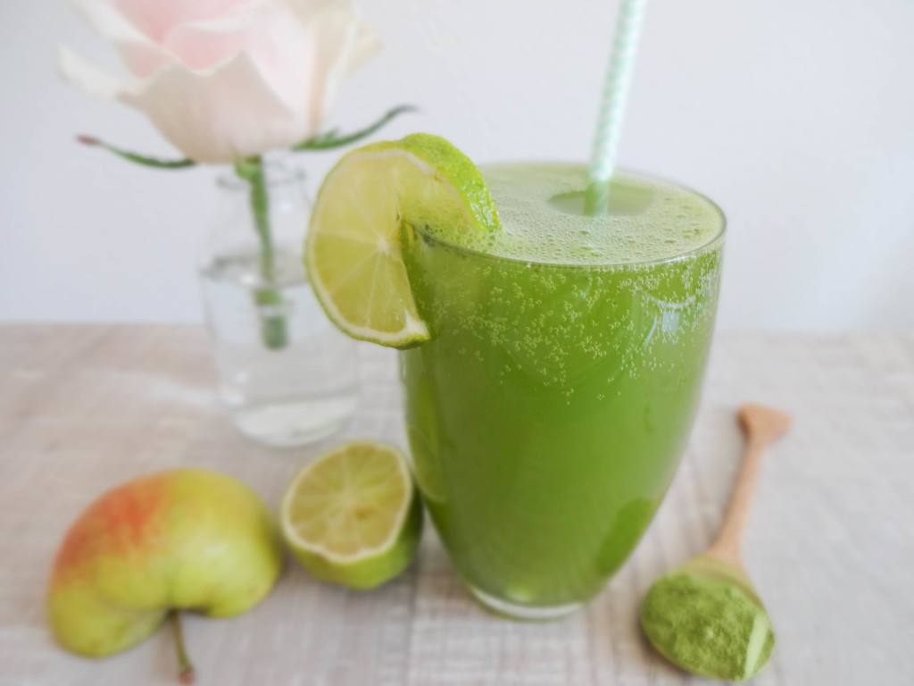 Refreshing Matcha-Apple Spritzer