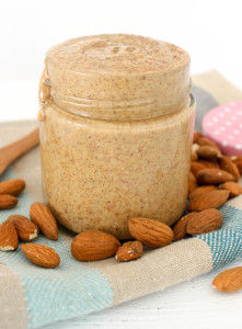 The best home made almond butter - gluten free, dairy free, vegan, plant based, healthy, refined sugar free - heavenlynnhealthy.com