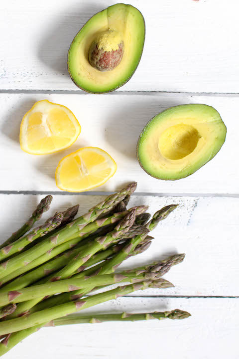 Asparagus with Avocado Hollandaise - vegan, vegetarian, plant based, gluten free - heavenlynnhealthy.com