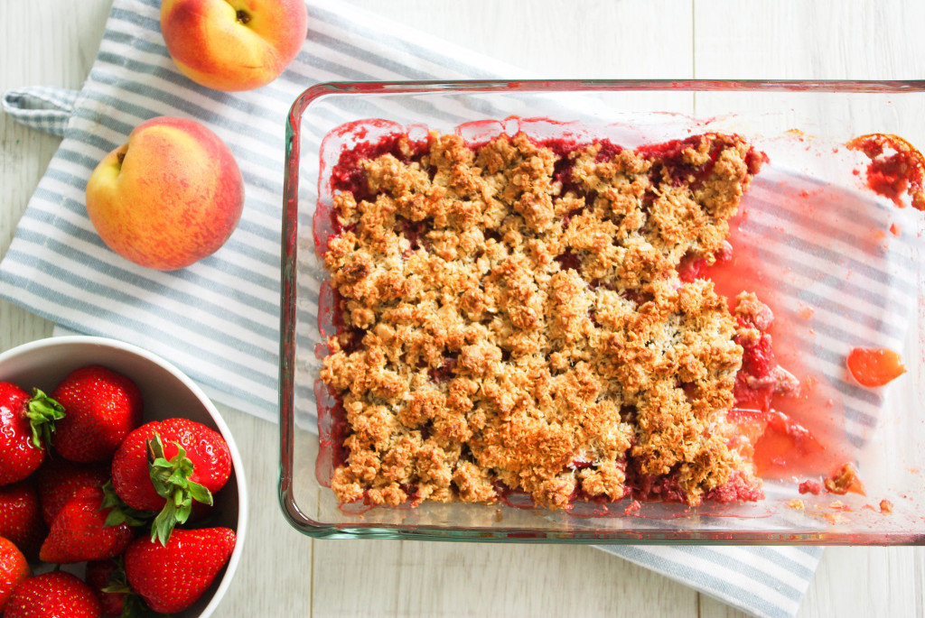 Peach and Strawberry Crumble