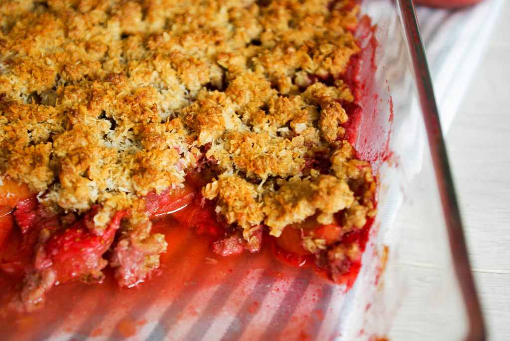 Peach and Strawberry Crumble