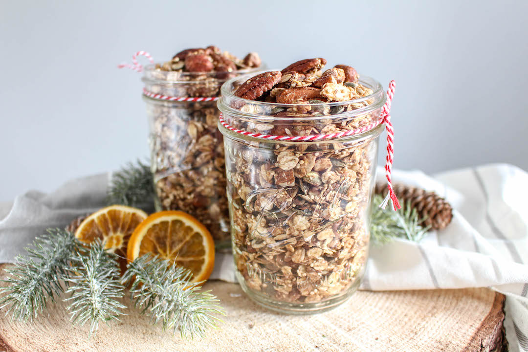 Gingerbread Granola - plantbased, gluten free, refined sugar free, healthy - heavenlynnhealthy.com