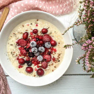 Quick Vanilla Porridge - plant based, dairy-free, gluten-free, refined sugar-free - heavenlynnhealthy.com