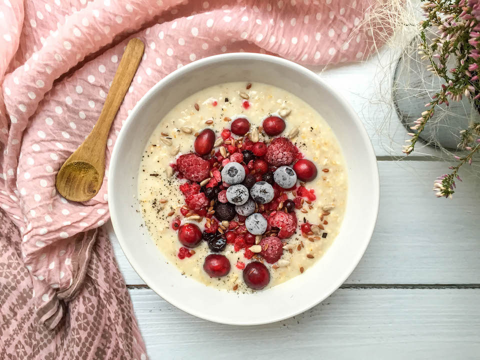 Quick Vanilla Porridge - plant based, dairy-free, gluten-free, refined sugar-free - heavenlynnhealthy.com