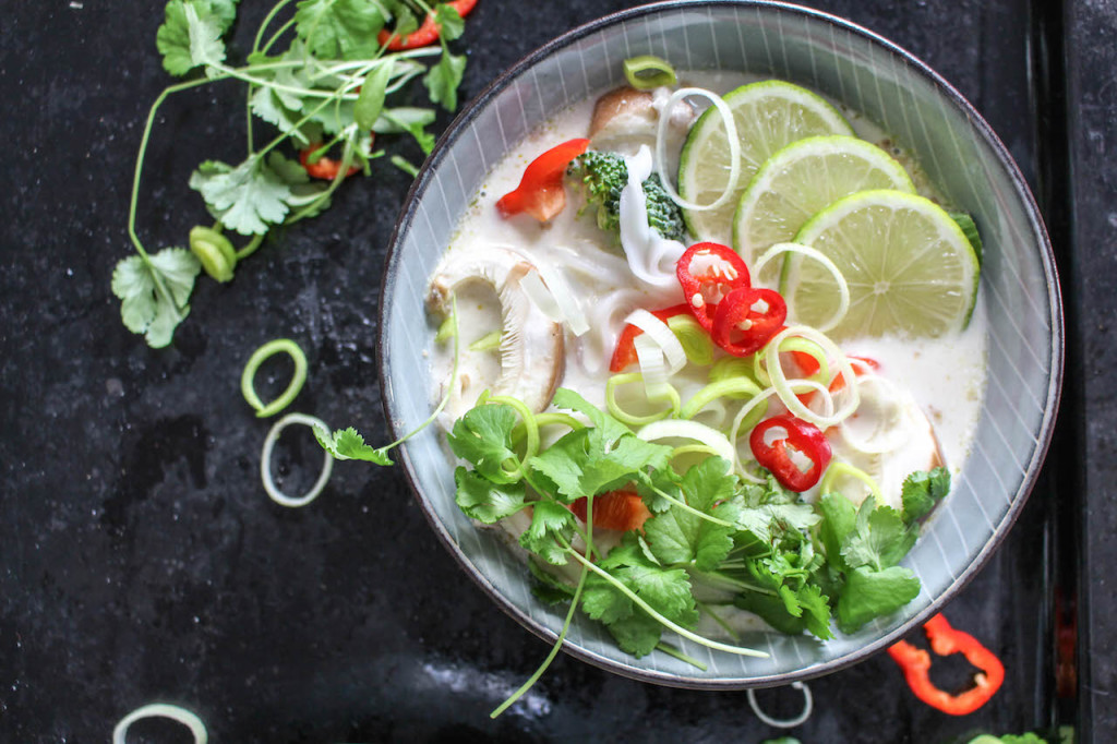 20 Minute Green Thai Curry Noodle Soup - plant based, gluten free, refined sugar free, vegan - heavenlynnhealthy.com