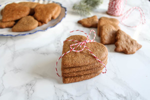Healthy Gingerbread Cookies - plant based, vegan, gluten free, refined sugar free - heavenlynnhealthy.com
