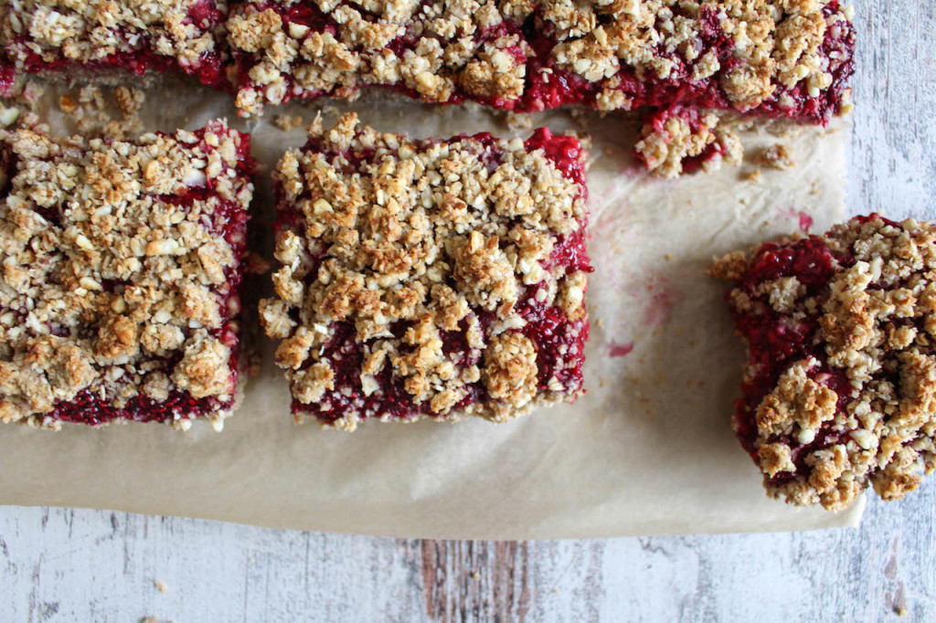 Chia Jam Oat Bars with Streusel Crumb Topping - plant based, gluten free, refined sugar free - heavenlynnhealthy.com