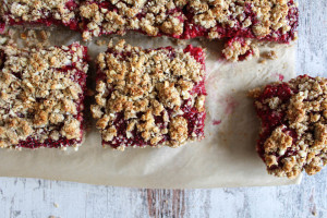 Chia Jam Oat Bars with Streusel Crumb Topping - plant based, gluten free, refined sugar free - heavenlynnhealthy.com