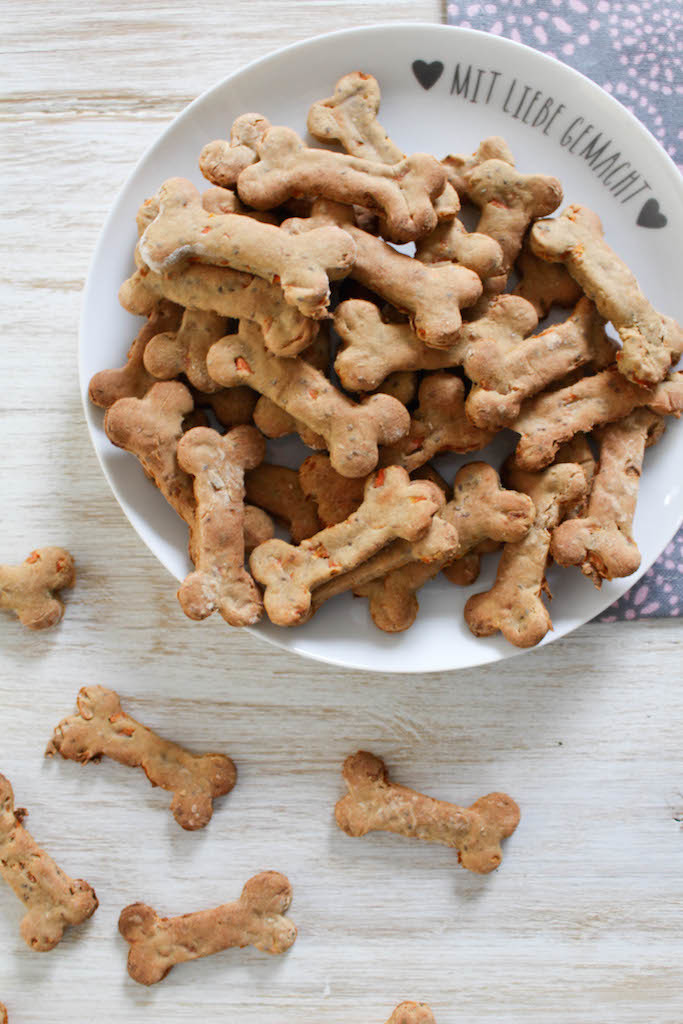 Healthy Dog Treats with Bananas and Carrots - vegan, plant based, gluten free, refined sugar free - heavenlynnhealthy.com