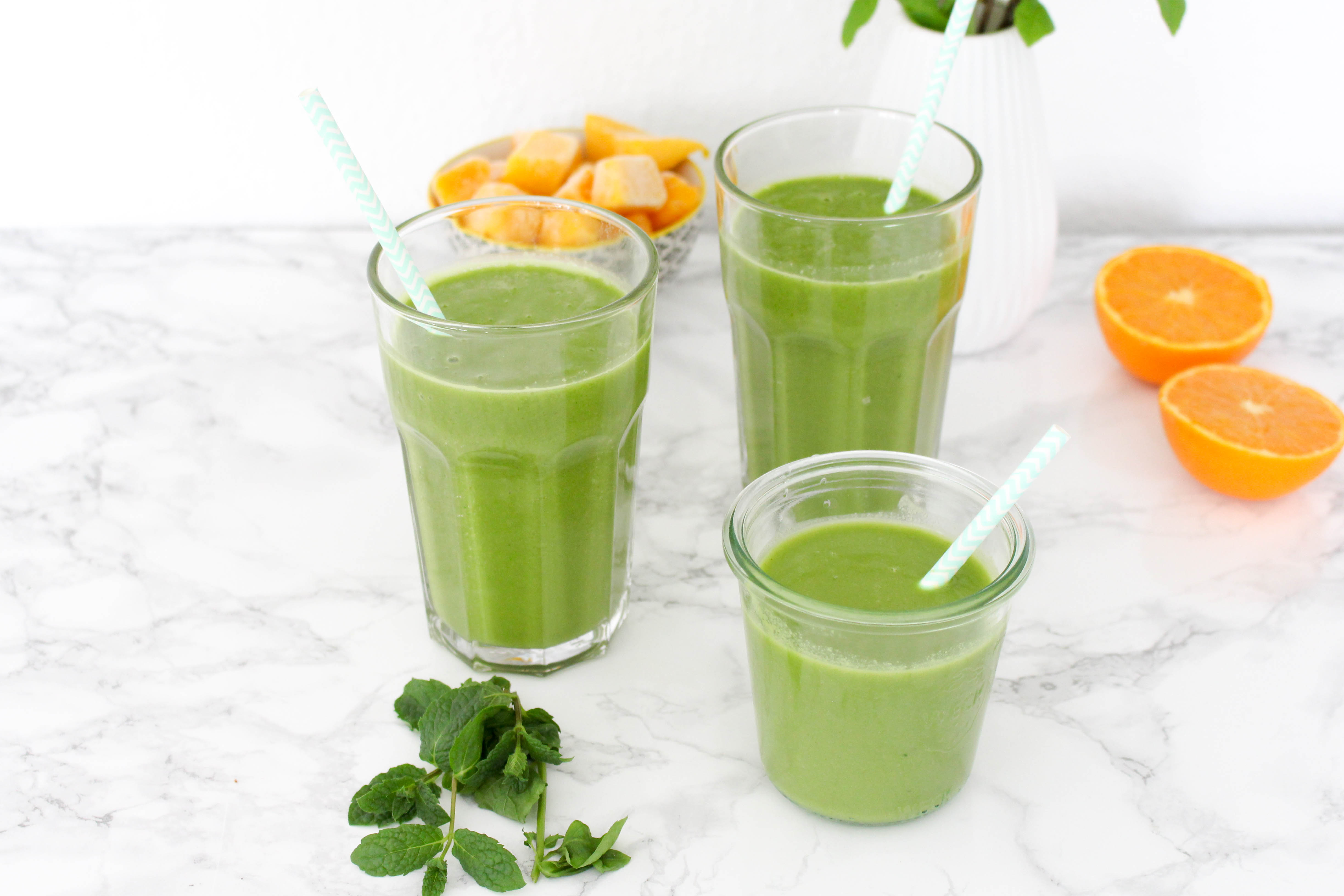 Video: Green Spring Smoothie with Mint and Basil