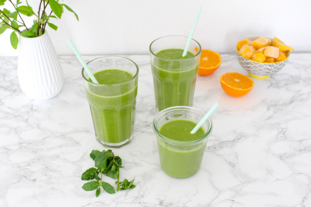 Green Spring Smoothie with Mint and Basil - plant based, gluten free, vegan, refined sugar free - heavenlynnhealthy.com