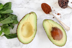 Healthy Chocolate Mousse with Avocado and Mint - vegan, plant based, gluten free, refined sugar free - heavenlynnhealthy.com