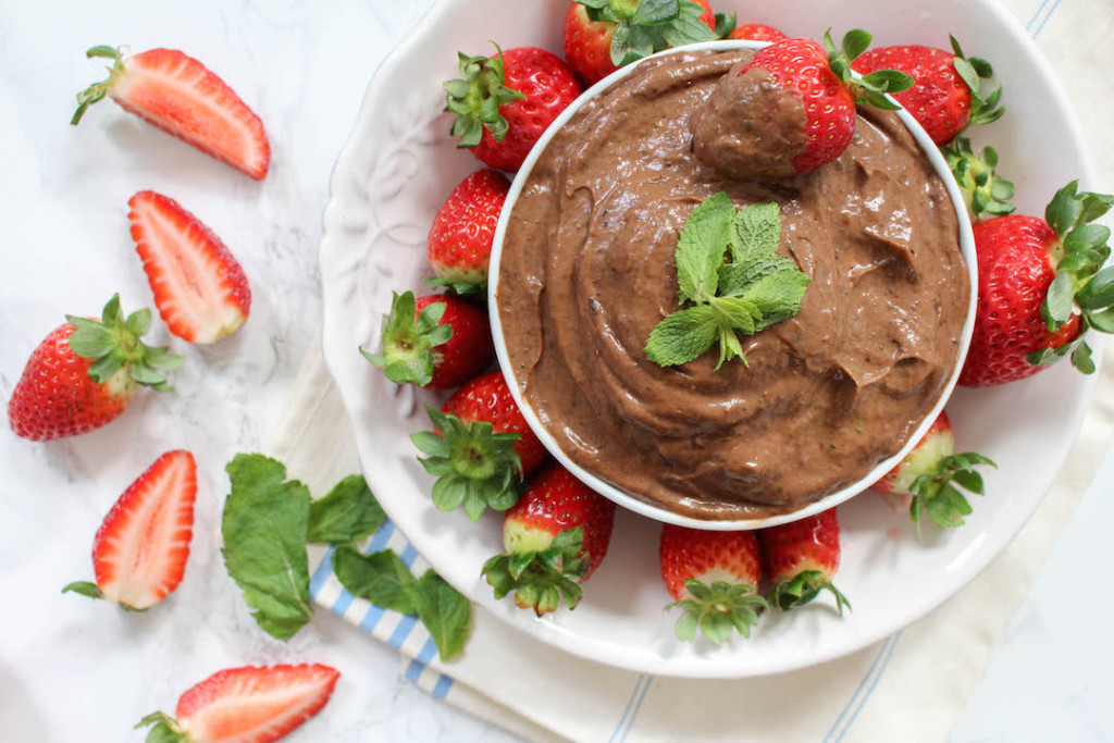 Healthy Chocolate Mousse with Avocado and Mint - vegan, plant based, gluten free, refined sugar free - heavenlynnhealthy.com