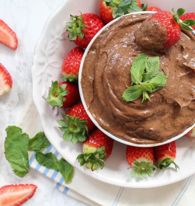 Healthy Chocolate Mousse with Avocado and Mint - vegan, plant based, gluten free, refined sugar free - heavenlynnhealthy.com