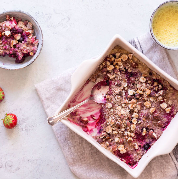 Baked Berry Oatmeal - plant based, gluten free, vegan, refined sugar free, healthy - heavenlynnhealthy.com