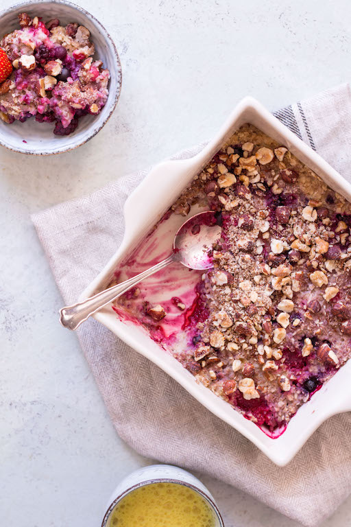 Baked Berry Oatmeal - plant based, gluten free, vegan, refined sugar free, healthy - heavenlynnhealthy.com