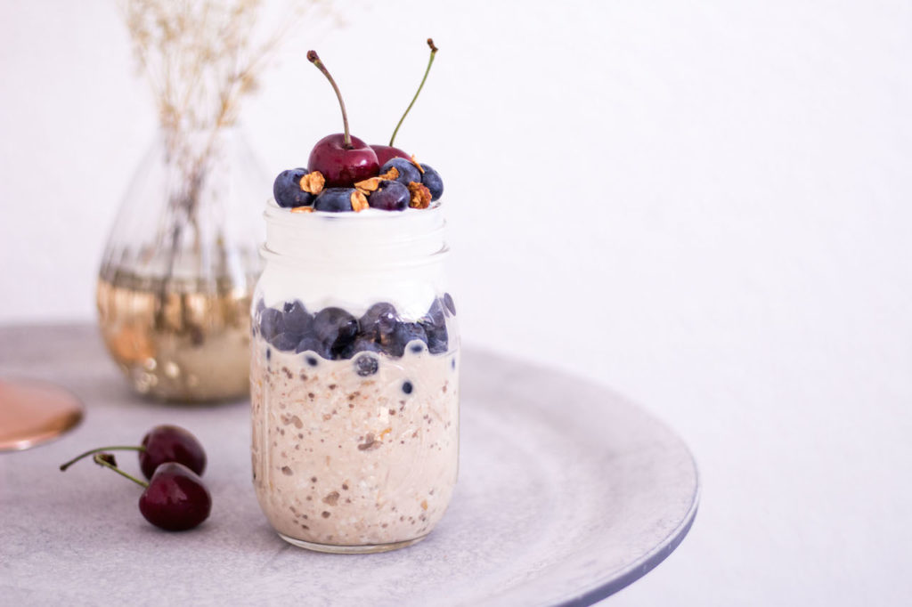 Blueberry Bircher Muesli Parfait with Coconut Yoghurt - Heavenlynn Healthy