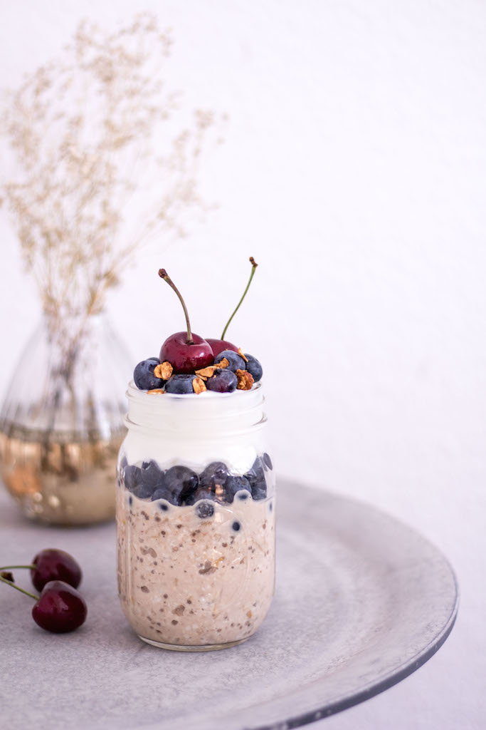 Blueberry Bircher Muesli Parfait with Coconut Yoghurt - Heavenlynn Healthy