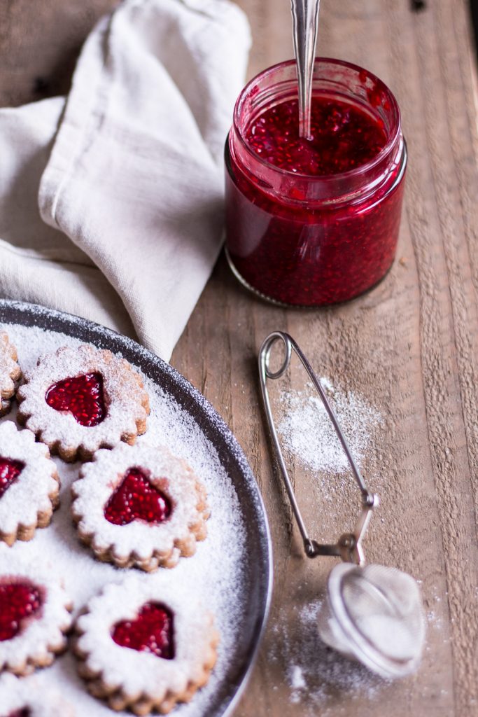 Healthy Peanut Butter & Jelly Christmas Cookies (German Spitzbuben) - vegan, plant based, gluten free, refined sugar free - heavenlynnhealthy.com