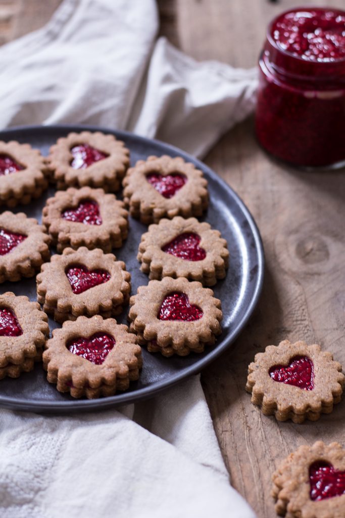 Healthy Peanut Butter & Jelly Christmas Cookies (German Spitzbuben) - vegan, plant based, gluten free, refined sugar free - heavenlynnhealthy.com