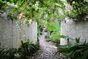 Healthy Bali Guide - Uluwatu, Bingin & South Bali - restaurants, eco lodges and health spots - heavenlynnhealthy.com