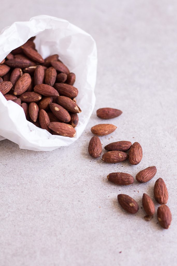 Spicy Roasted Almonds - the perfect snack for traveling - heavenlynnhealthy.com