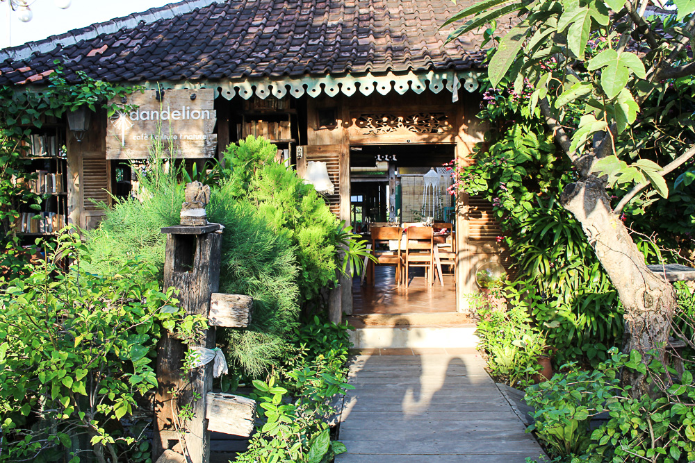 Healthy Bali Guide (Part 2) - Canggu: eco bungalow, healthy restaurants