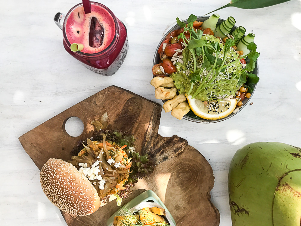 Healthy Bali Guide (Part 2) - Canggu: eco bungalow, healthy restaurants & warungs - heavenlynnhealthy.com