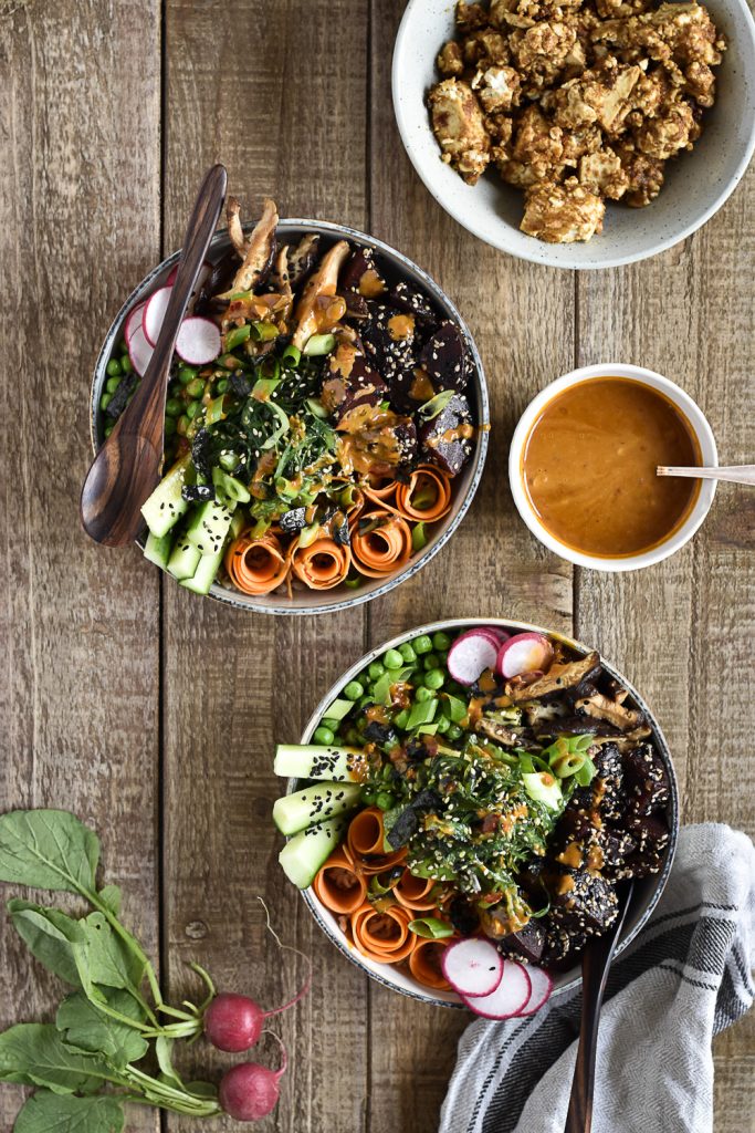 Healthy Poké-Bowl with Chili-Tahini-Sauce - plant-based, vegan, gluten free, refined sugar free - heavenlynnhealthy.com