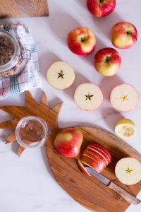 Crunchy apple overnight oats - plant-based, vegan, gluten free, refined sugar free - heavenlynnhealthy.com