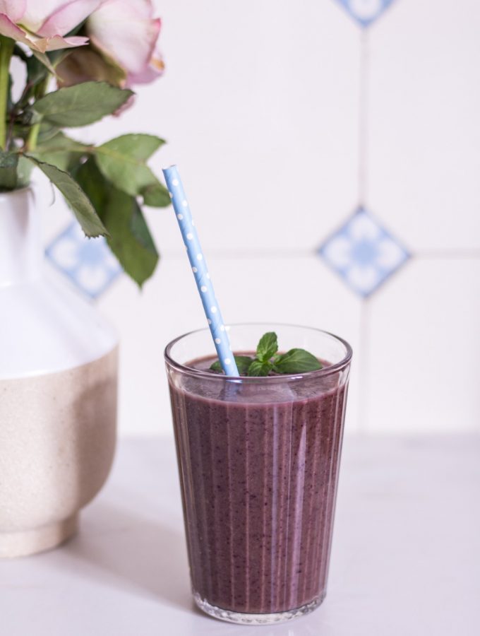The ultimate blueberry power smoothie - plant-based, vegan, gluten free, refined sugar free - heavenlynnhealthy.com
