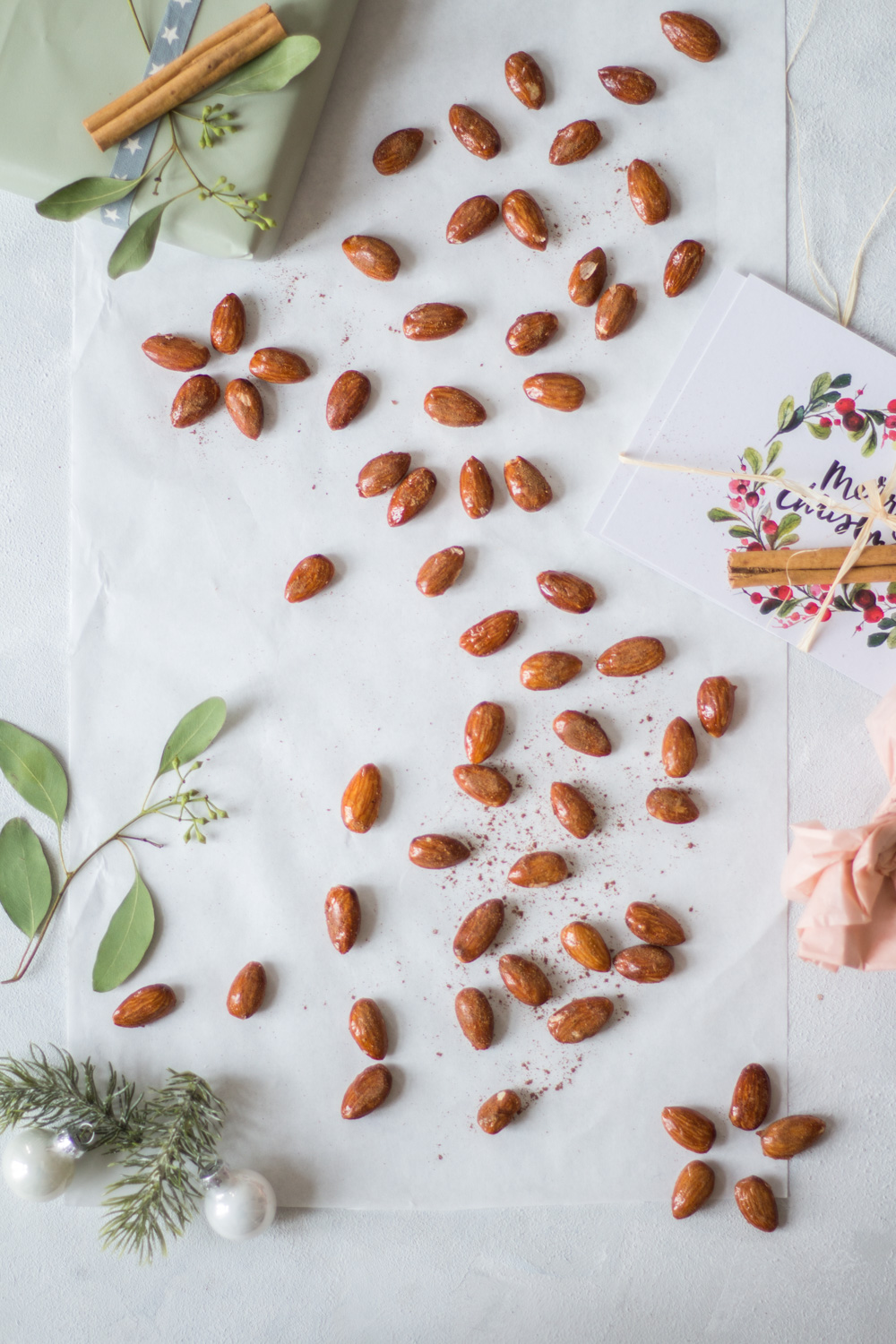 Christmas-spiced & roasted almonds - plant-based, vegan, gluten free, refined sugar free - heavenlynnhealthy.com