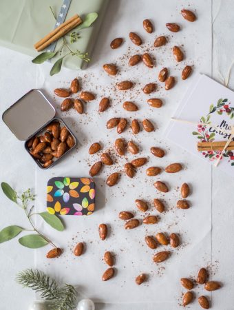 Christmas-spiced & roasted almonds - plant-based, vegan, gluten free, refined sugar free - heavenlynnhealthy.com