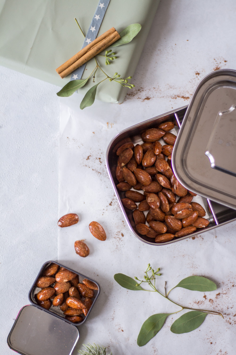 Christmas-spiced & roasted almonds - plant-based, vegan, gluten free, refined sugar free - heavenlynnhealthy.com