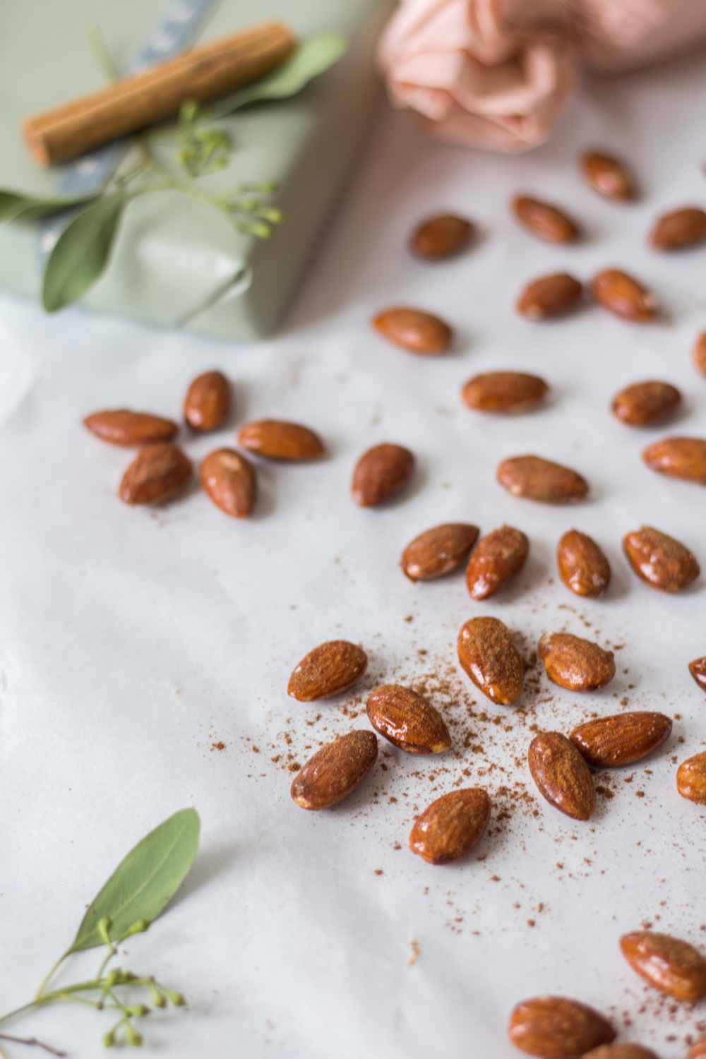 Christmas-spiced & roasted almonds - plant-based, vegan, gluten free, refined sugar free - heavenlynnhealthy.com