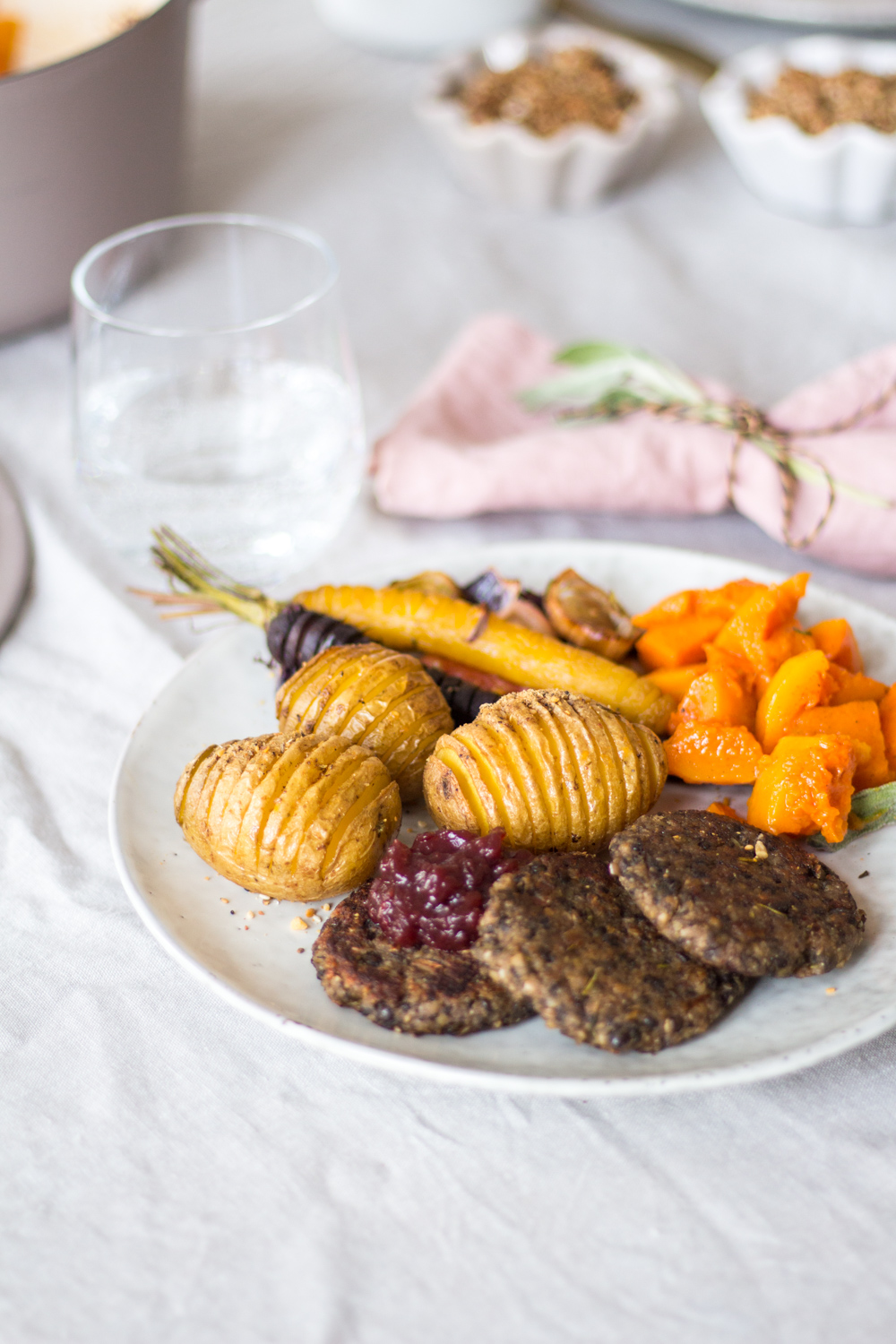 My 2018 healthy Christmas dinner menu - winter kale salad, lentil patties, hassleback vegetables and mini crumbles - plant-based, vegan, gluten free, refined sugar free - heavenlynnhealthy.com