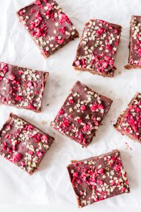 Hemp seed energy bars with raspberries - plant-based, vegan, gluten free, refined sugar free - heavenlynnhealthy.com