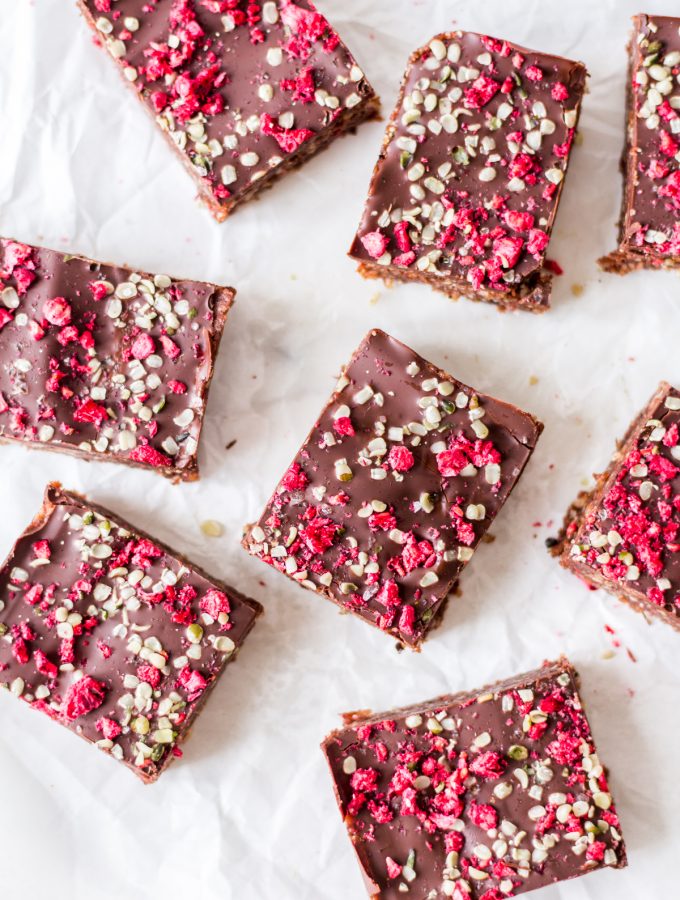 Hemp seed energy bars with raspberries - plant-based, vegan, gluten free, refined sugar free - heavenlynnhealthy.com