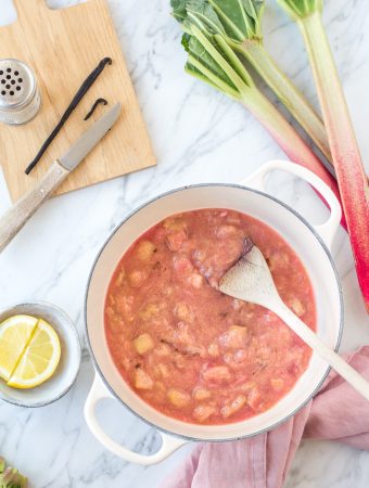 How to cook rhubarb + quick rhubarb compote